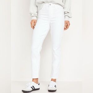 ⭐️ SALE $15 ⭐️ Old Navy WOW Regular Fit High Rise Straight Leg Calla Lily Jeans